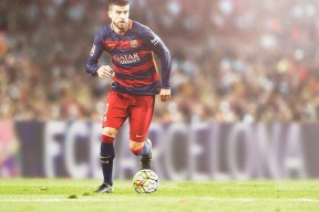 库兹马诺维奇在巴黎奥运会手球比赛中多次扑救点球，库兹马球技