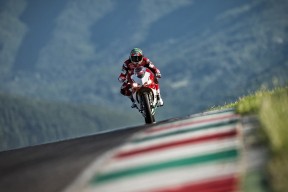 阿森纳奋力冲顶，夺冠希望不容忽视，阿森纳全胜夺冠