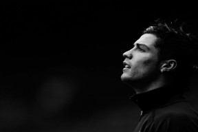 开云体育中国官网-_城市夜跑融合：运动与音乐、灯光盛宴_，夜跑夜景