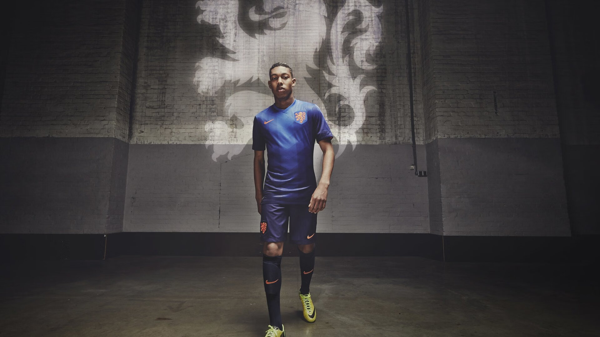 _城市高空溜索赛：在钢铁城市中飞跃_，高空溜索需要什么条件