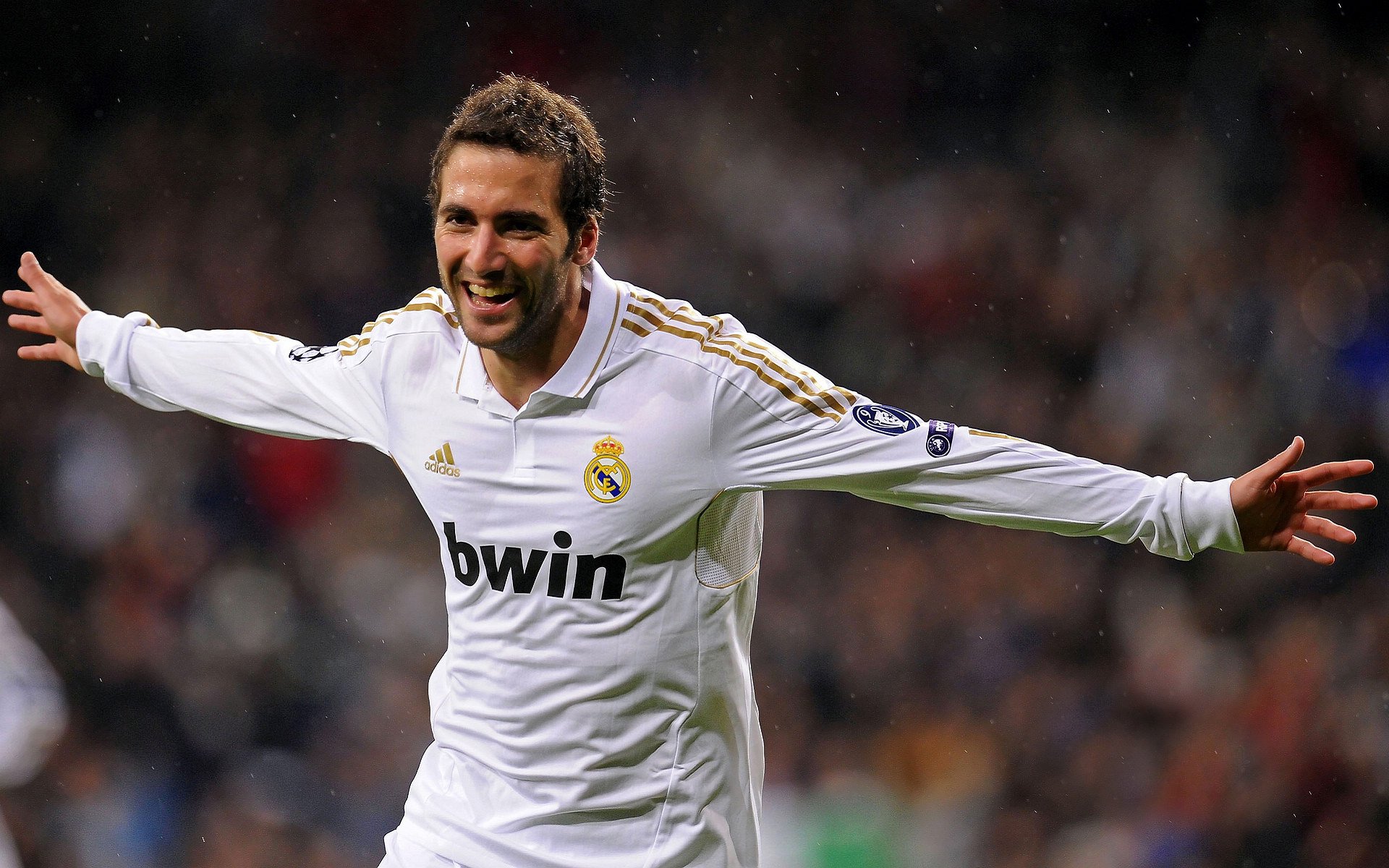 西班牙后防坚不可摧，全队零失误，西班牙后场